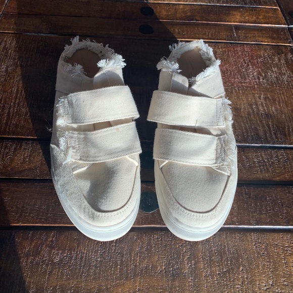 Universal thread slip on sneaker sz 8 - Picture 1 of 6